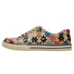 Bunte Sneaker mit schönen Motiven und kreativen...