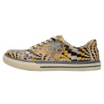 Bunte Sneaker mit schönen Motiven und kreativen...