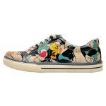 Bunte Sneaker mit schönen Motiven und kreativen...