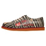 Bunte Halbschuhe mit schönen Motiven und kreativen...