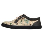 Bunte Sneaker mit schönen Motiven und kreativen...