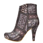 Bunte Stiefeletten mit schönen Motiven und kreativen...