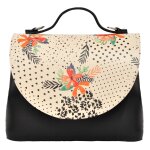 Bunte Taschen mit schönen Motiven und kreativen...