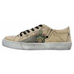 Bunte Sneaker mit schönen Motiven und kreativen...