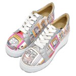 DOGO Loretta - Let the Cats in