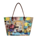 Bunte Taschen mit schönen Motiven und kreativen...